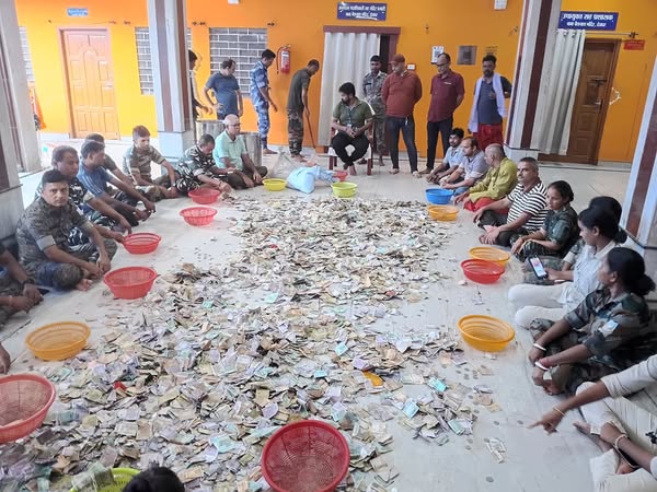 Baba Mandir Deoghar: भोलेनाथ के भक्तों ने दिल खोलकर किया दान