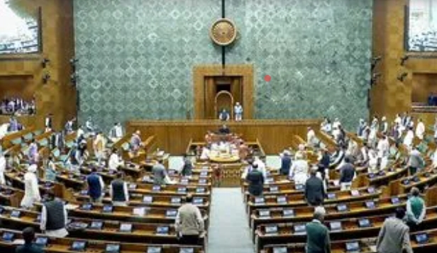 Operation Sindoor: संसद में विपक्ष ने पूछा, पाकिस्तान ने कितने विमान गिराए, राजनाथ ने धोया
