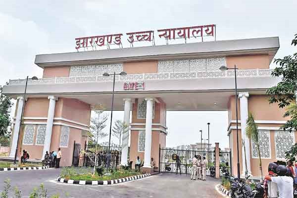 बदहाल स्वास्थ्य और एंबुलेंस सेवा पर हाईकोर्ट में सुनवाई, सरकार ने दी ये जानकारी