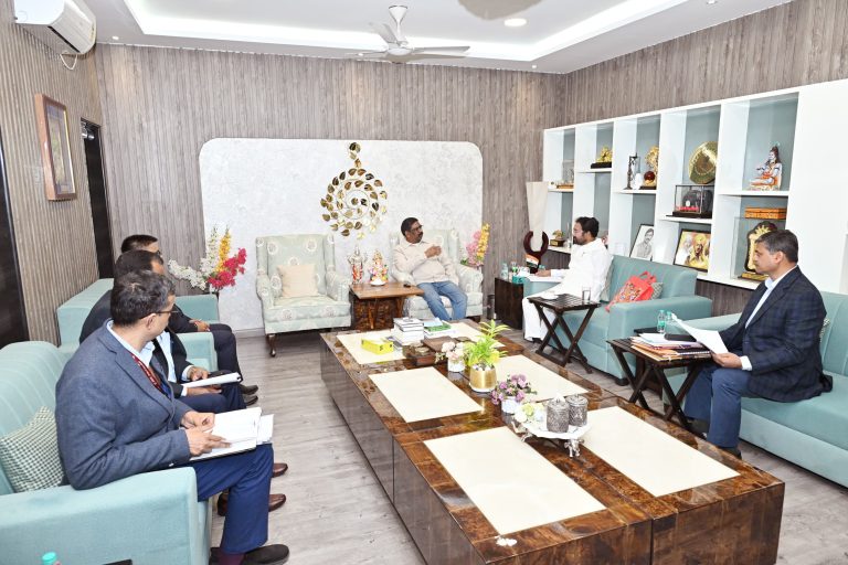 सीएम से मिले केंद्रीय कोयला मंत्री, झरिया मास्टर प्लान समेत कई मुद्दों पर चर्चा