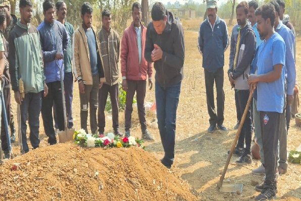 शहीद अजय लकड़ा को अंतिम विदाई, JSCA अध्यक्ष अजयनाथ शाहदेव हुए शामिल