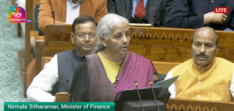 वित्त मंत्री निर्मला सीतारमण ने नौवीं बार पेश किया देश का बजट, बोलीं- महंगाई पर हुआ नियंत्रण