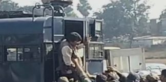 पूर्व मंत्री योगेन्द्र साव और उनकी पत्नी निर्मला देवी हिरासत में, समर्थकों ने जताया विरोध