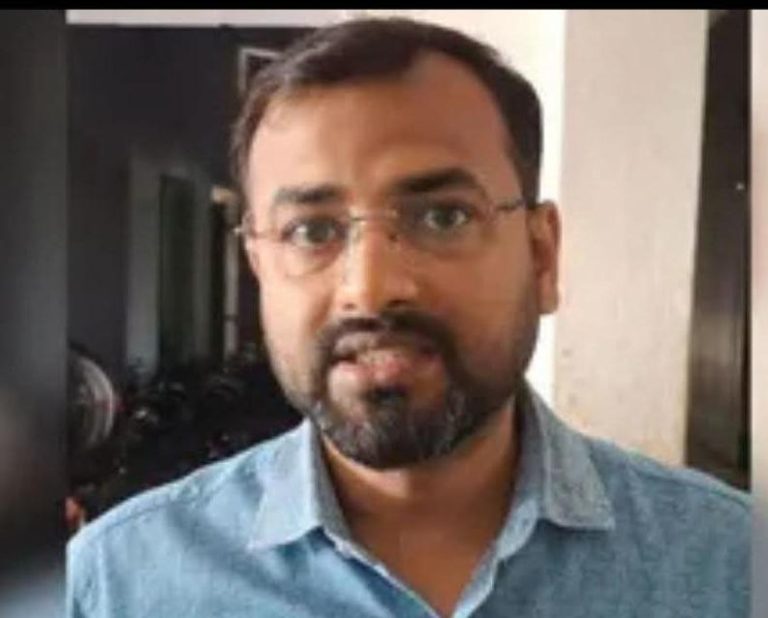 पाकुड़ में बड़ी कार्रवाई: गबन और लापरवाही के आरोप में शिक्षक बर्खास्त