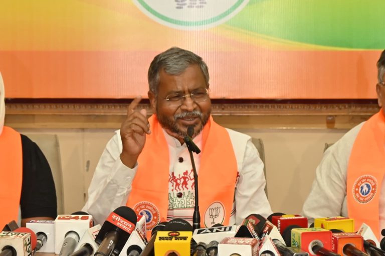JMM- कांग्रेस समाज को बांटने की राजनीति कर रही, साजिश सफल नहीं होगी : बाबूलाल मरांडी