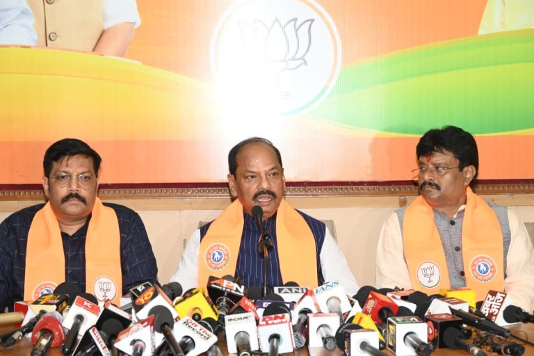 कांग्रेस में नैतिकता है तो झारखंड सरकार से समर्थन वापस ले: रघुवर दास