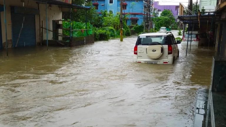 झारखंड में बारिश बनी आफत: रांची से चाईबासा और धनबाद तक जलजमाव, जनजीवन प्रभावित