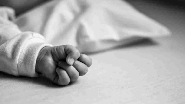 चॉकलेट मांग रहा था मासूमः मामा ने खेलने के लिए दी बंदूक, गोली लगने से मौत